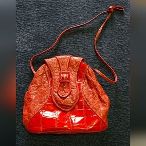 Vintage Elegant Red Crocodile-Embossed Women's Bag